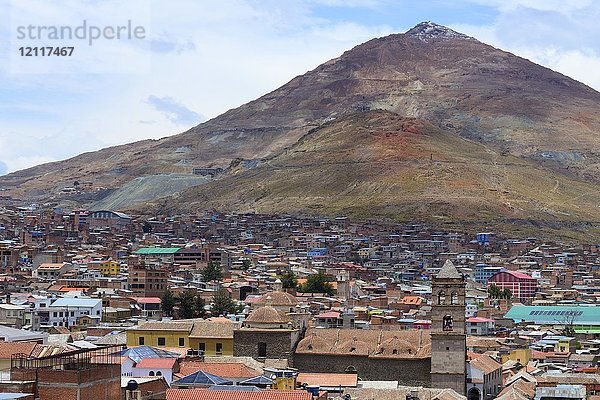 Stadtansicht mit Silberberg Cerro Rico  Potosí  Provinz Tomás Frías  Bolivien  Südamerika