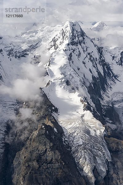 Luftaufnahme über das zentrale Tian Shan-Gebirge  Grenze zwischen Kirgisistan und China  Kirgisistan  Asien