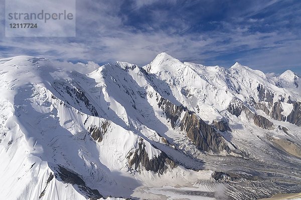 Luftaufnahme über das zentrale Tian Shan-Gebirge  Grenze zwischen Kirgisistan und China  Kirgisistan  Asien