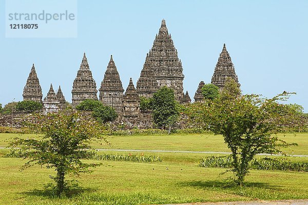 Stupas  Hindu-Tempelanlage Prambanan  Yogyakarta  Java  Indonesien  Asien