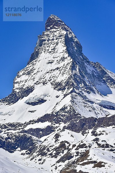 Matterhorn-Gipfel mit Schnee  Zermatt  Schweiz  Europa