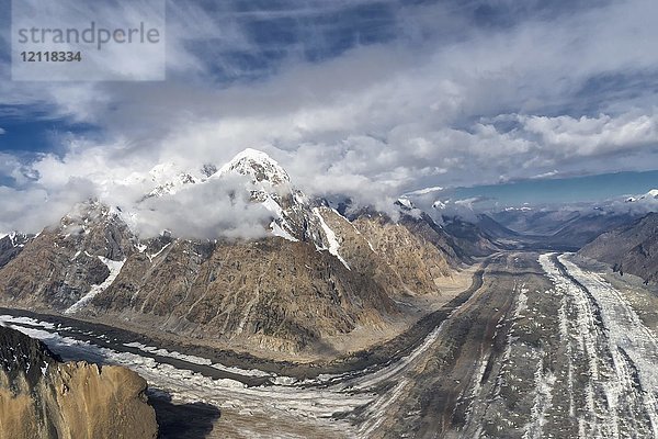 Luftaufnahme über das zentrale Tian Shan-Gebirge  Grenze zwischen Kirgisistan und China  Kirgisistan  Asien