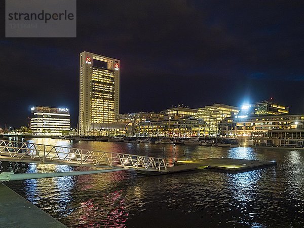 Hochhäuser am Süddock bei Nacht  Stadtteil Puerto Madero  Buenos Aires  Argentinien  Südamerika