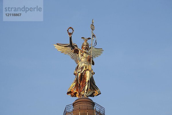 Goldelse  Statue der Heiligen Victoria auf der Siegessäule  Großer Stern  Tiergarten  Berlin  Deutschland  Europa