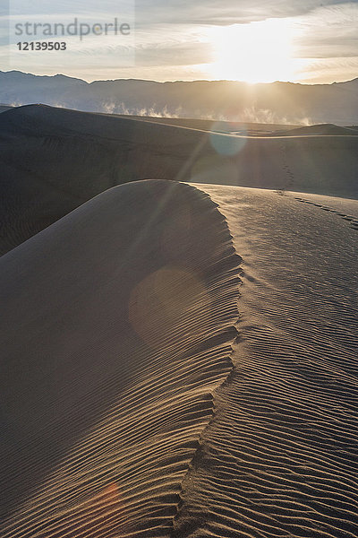 Sonnenuntergang auf Sanddünen