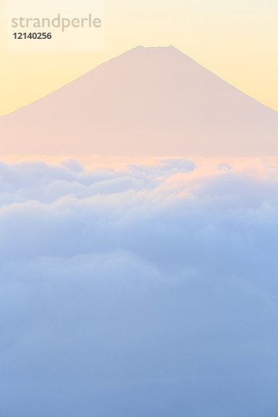 Schöne Aussicht auf den Berg Fuji  Präfektur Yamanashi  Japan