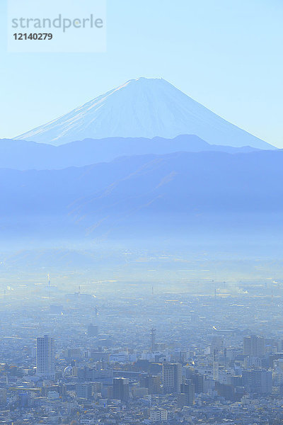 Schöne Aussicht auf den Berg Fuji  Präfektur Yamanashi  Japan