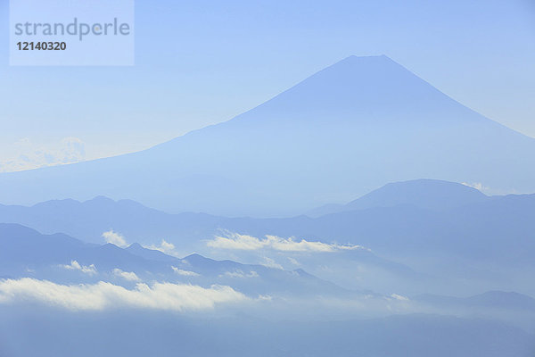 Schöne Aussicht auf den Berg Fuji  Präfektur Yamanashi  Japan