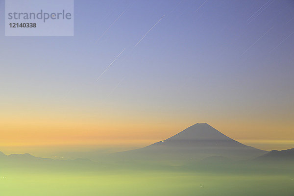 Schöne Aussicht auf den Berg Fuji  Präfektur Yamanashi  Japan