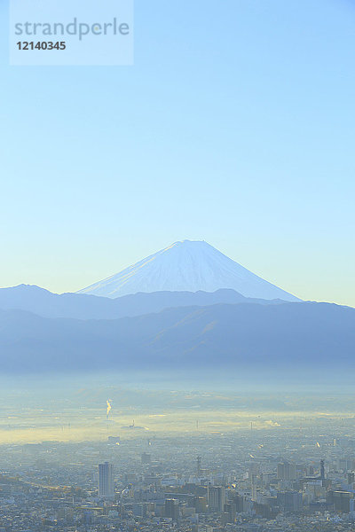 Schöne Aussicht auf den Berg Fuji  Präfektur Yamanashi  Japan