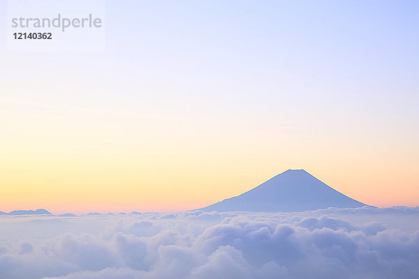 Schöne Aussicht auf den Berg Fuji  Präfektur Yamanashi  Japan