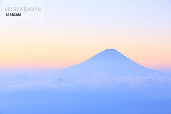 Schöne Aussicht auf den Berg Fuji  Präfektur Yamanashi  Japan