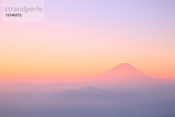 Schöne Aussicht auf den Berg Fuji  Präfektur Yamanashi  Japan