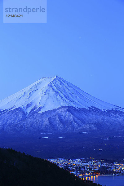 Schöne Aussicht auf den Berg Fuji  Präfektur Yamanashi  Japan