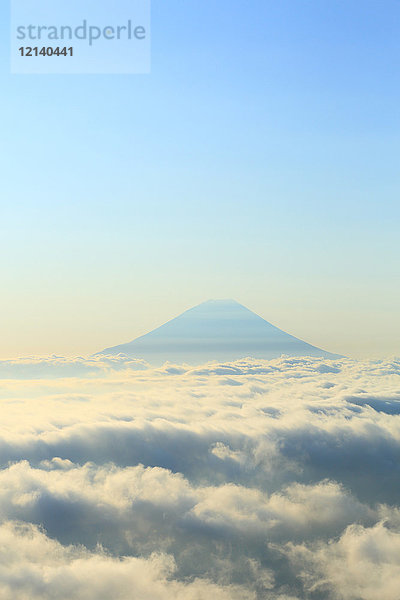 Schöne Aussicht auf den Berg Fuji  Präfektur Yamanashi  Japan