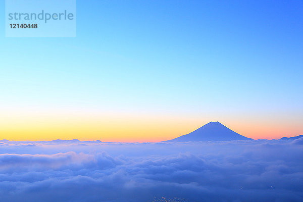 Schöne Aussicht auf den Berg Fuji  Präfektur Yamanashi  Japan