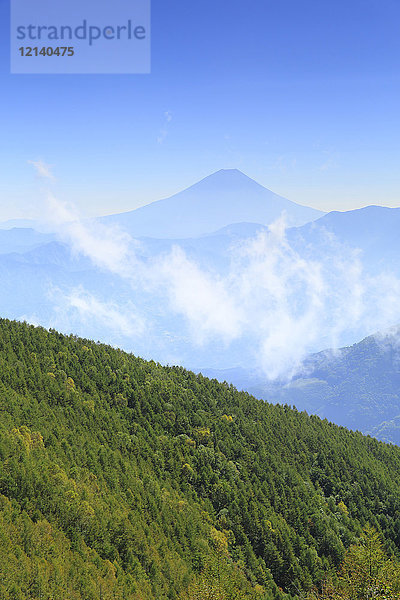 Schöne Aussicht auf den Berg Fuji  Präfektur Yamanashi  Japan