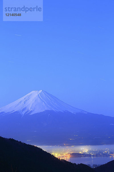 Schöne Aussicht auf den Berg Fuji  Präfektur Yamanashi  Japan