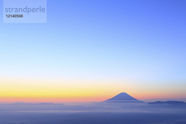 Schöne Aussicht auf den Berg Fuji  Präfektur Yamanashi  Japan