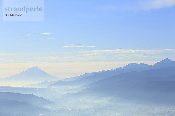 Schöne Aussicht auf den Berg Fuji  Präfektur Nagano  Japan