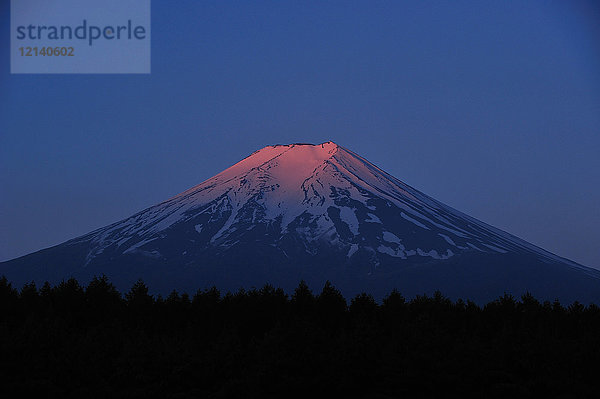 Schöne Aussicht auf den Berg Fuji  Präfektur Yamanashi  Japan