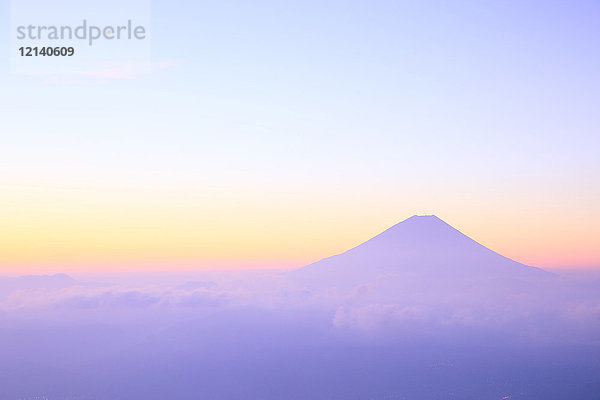 Schöne Aussicht auf den Berg Fuji  Präfektur Yamanashi  Japan