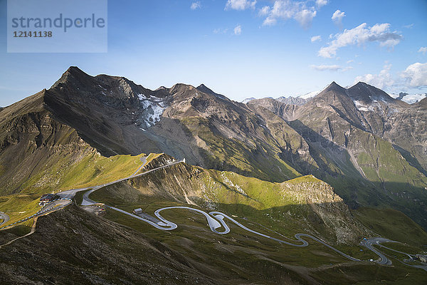 Österreich  Salzburger Land  Blick von der Edelweissspitze auf den Großglockner  Fuscherkarkopf