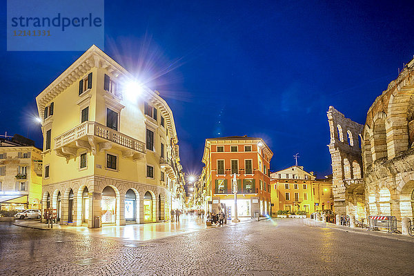 Italien  Venetien  Verona  Altstadt  Blaue Stunde