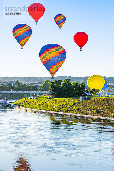 Litauen  Vilnius  Heißluftballonfahrt
