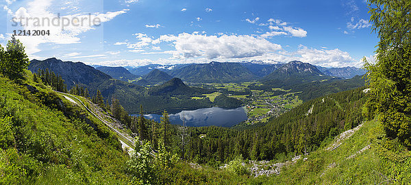 Österreich  Steiermark  Salzkammergut  Ausseerland  Altaussee  Altausseer See und Dachstein