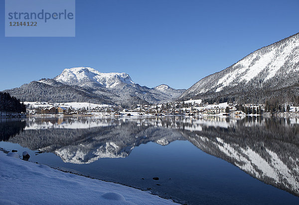 Österreich  Steiermark  Salzkammergut  Altaussee  Altausseer See im Winter