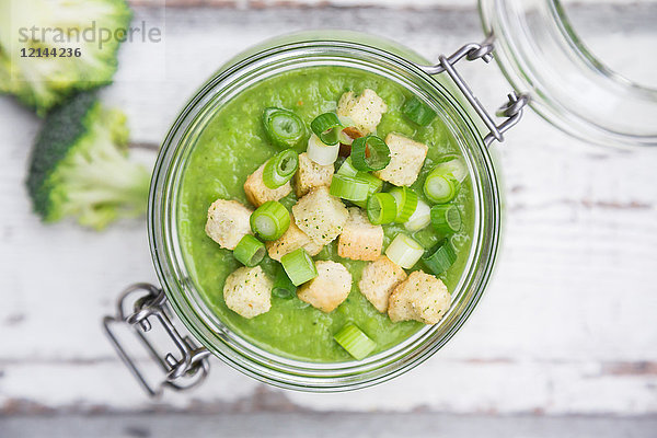 Brokkoli-Suppe  Croutons