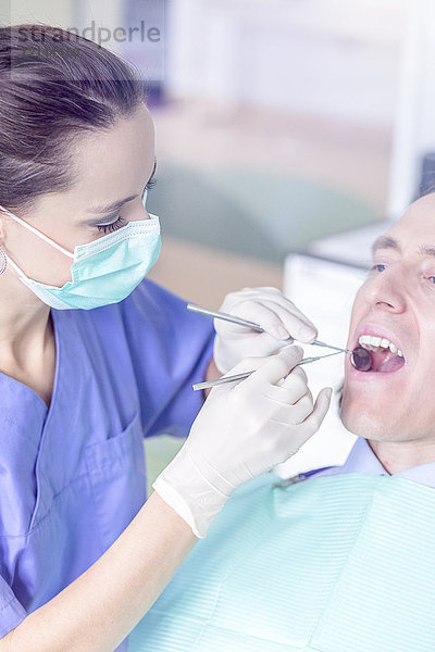 Behandelter Patient beim Zahnarzt