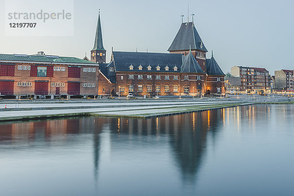 Dänemark  Aarhus  Blick auf Hafen und Zollhaus