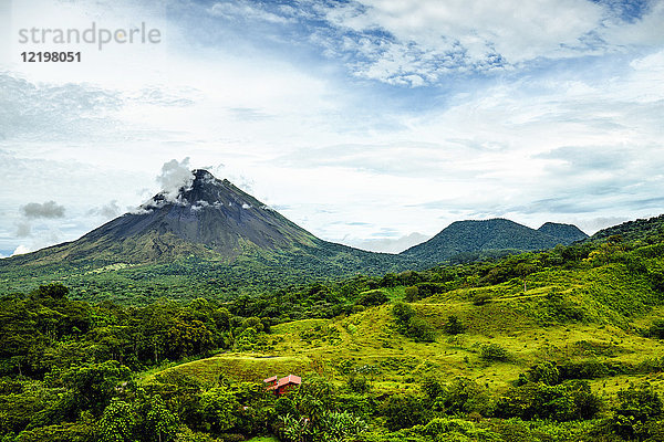 Costa Rica  Blick auf den Vulkan Arenal und den Cerro Chato