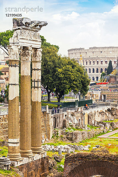 Italien  Rom  Blick auf die Kaiserforen