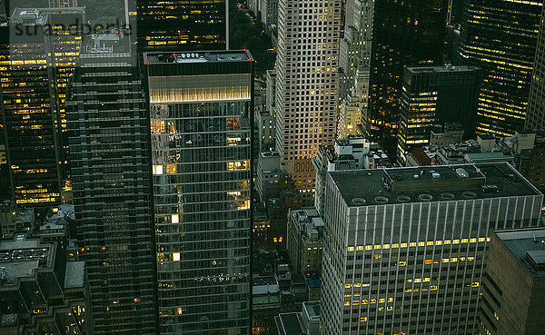 USA  New York  Manhattan  Hochhäuser bei Nacht