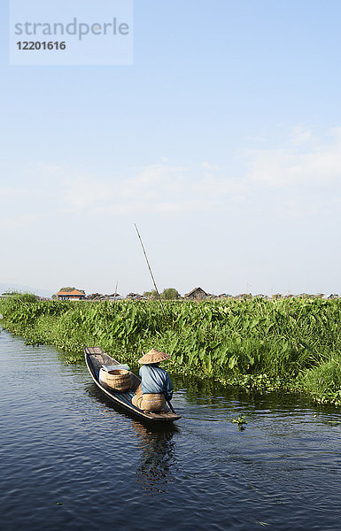 Myanmar  Inle See  burmesischer Fischer