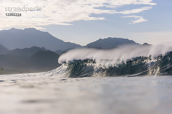 Indonesien  Sumatra  große Welle