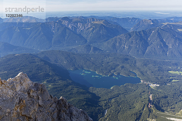 Österreich  Deutschland  Bayern  Zugspitze  Blick auf den Eibsee