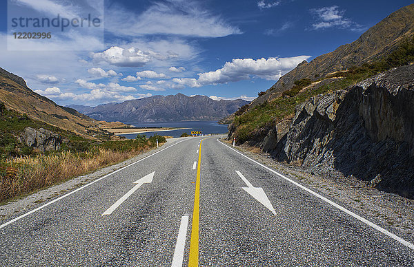 Neuseeland  Südinsel  Crown Range  Straße am Lake Wakatipu