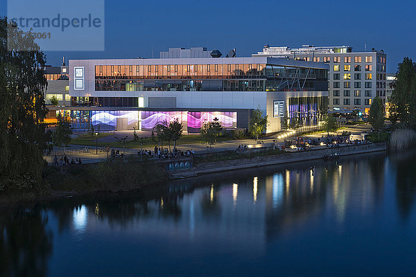 Deutschland  Baden-Württemberg  Konstanz  Bodenseeforum bei Nacht