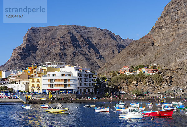 Spanien  Kanarische Inseln  La Gomera  Valle Gran Rey  Vueltas  Blick auf Fischereihafen