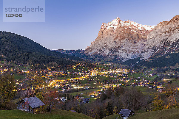 Schweiz  Bern  Berner Oberland  Ferienort Grindelwald  Wetterhorn am Abend