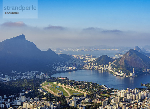 Stadtbild vom Berg Dois Irmaos aus gesehen  Rio de Janeiro  Brasilien  Südamerika