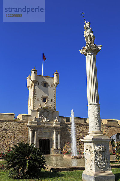 Las Puertas de Tierra  Platz der Verfassung  Cádiz  Andalusien  Spanien  Europa