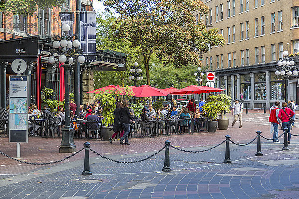 Cafe und Bar am Maple Tree Square in Gastown  Vancouver  British Columbia  Kanada  Nordamerika