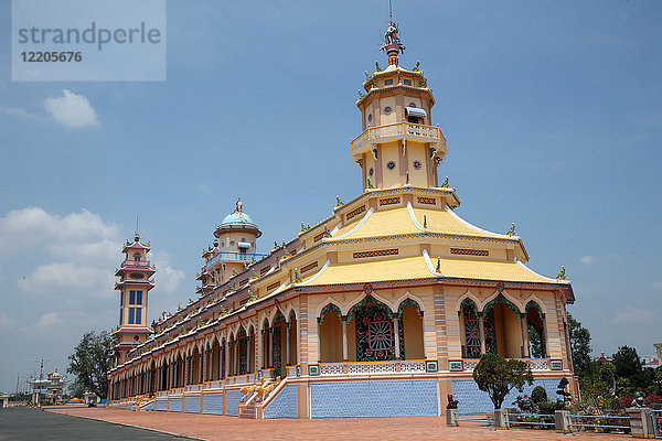 Cao Dai Holy See Temple  Tay Ninh  Vietnam  Indochina  Südostasien  Asien