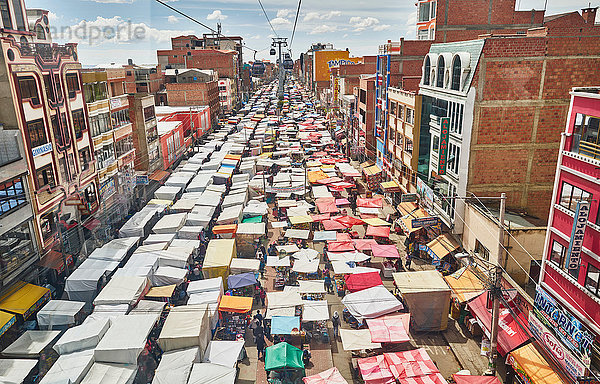 Erhöhte Ansicht des Straßenmarktes  El Alto  La Paz  Bolivien  Südamerika