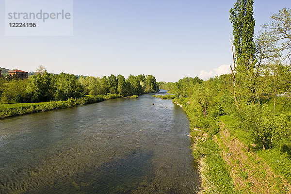 Fluss Orba  Ovada  Piemont  Italien